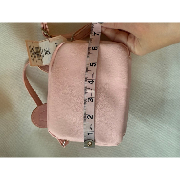 NWT OMG Miss Gwen's Accessories
Purse Bag Pink Bunny Pom Pom Glitter
Crossbody - Picture 4 of 5